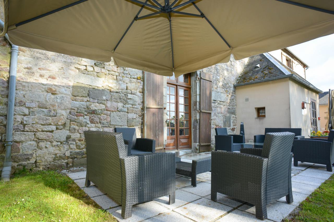 Logis Hotel Restaurant Manoir De L'Acherie Sainte-Cécile Exterior foto